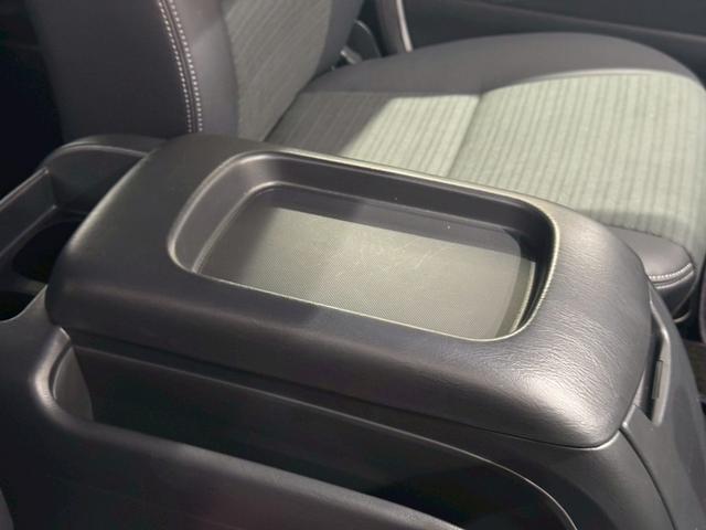 ハイエースバン ロングスーパーGL ダークプライムS ディーゼルターボ 20thスカッフプレート パノラミックビューカメラ 純正OPアルミホイール ダークプライムS専用フロントシート デジタルミラー AC100Vコンセント LEDヘッドライト 安全装置(51枚目)