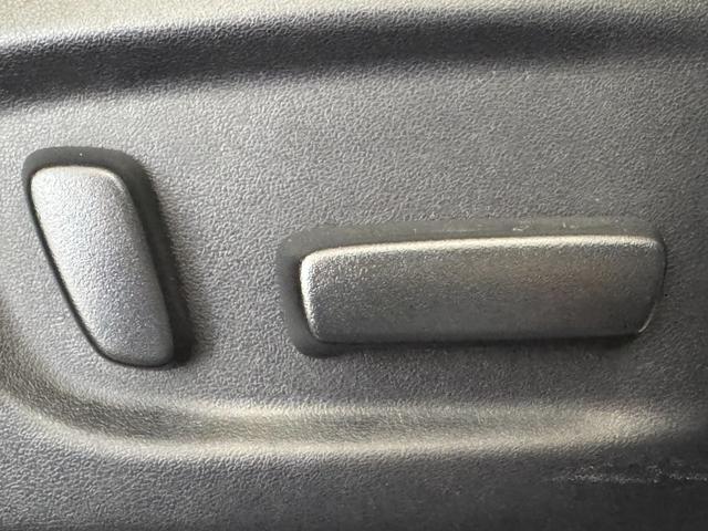 アルファード ２．５Ｓ　Ｃパッケージ　１２．１インチ後席モニター　デジタルミラー　ツインムーンルーフ　ＤＶＤデッキ　バックカメラ　ＥＴＣ　３眼ＬＥＤヘッドライト　シートヒーター　シートクーラー　ＡＣ１００Ｖコンセント　メモリーシート（35枚目）