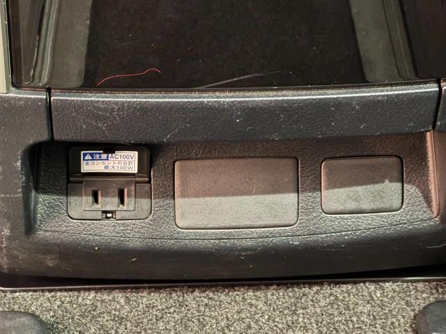 アルファード ２．５Ｓ　Ｃパッケージ　１２．１インチ後席モニター　デジタルミラー　ツインムーンルーフ　ＤＶＤデッキ　バックカメラ　ＥＴＣ　３眼ＬＥＤヘッドライト　シートヒーター　シートクーラー　ＡＣ１００Ｖコンセント　メモリーシート（68枚目）