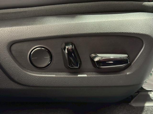 �y�p���[�V�[�g�z�p���[�V�[�g�𑕔����Ă���܂��I���D�݂̈ʒu�ɃZ�b�e�B���O�\�ł��I�d���ōׂ����ʒu�������\�ł��̂ŁA�x�X�g�ȃ|�W�V�����ɃZ�b�e�B���O���邱�Ƃ��\�ł��I�����X�A���҂����Ă���܂��I