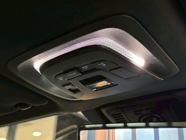 �^�]�Ȓ����̃X�C�b�`�ރT���V�F�[�h�̊J�⎺�����̒����Ȃǂ��ł��܂��B�Ƃr�n�r�R�[�������Ă���܂��B�{�^�����W�񂷂邱�Ƃő���ɏW���ł��܂��B��^�̃��[�������v�����ڂ���Ă��܂��̂ŉ؂₩�ɉ��o���c