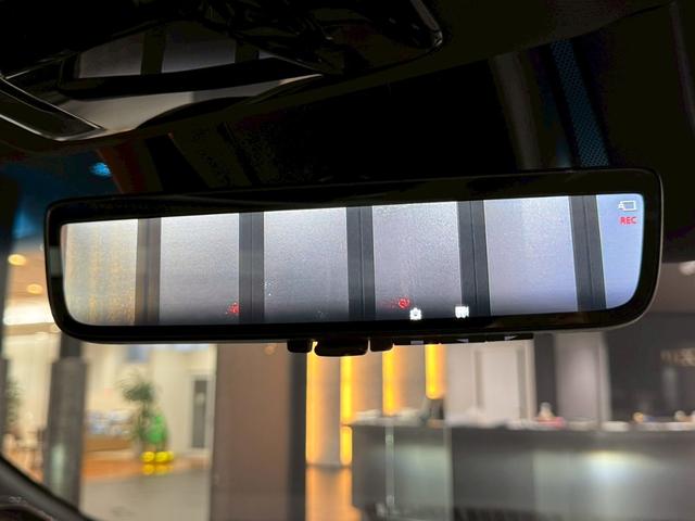 �f�W�^���C���i�[�~���[���ځ��傫�ȉו����ڂ�����A���ɐl������Ă��Ă����Ȃ��I�I�N���Ɍ��̗l�q���f���o����܂����ŋ߂ł͕W�������������Ă��܂����B��Ԃł��f�W�^���̒˂�ŃN���A�ł͂����莋�E�m��