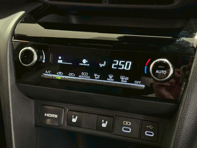 ���o�I�Ɍ��₷���Z���^�[�p�l���̃X�C�b�`�ށA�g�p�p�x�̍����_�C�����͑傫���ݒ肵�Ă���A�^�]���Ɏ����̈ړ������Ȃ����ނ悤�Ȑ݌v�ɂȂ��Ă��܂��B�^�]�ɏW�����₷���F���C�g���S�z�肪�������܂��B