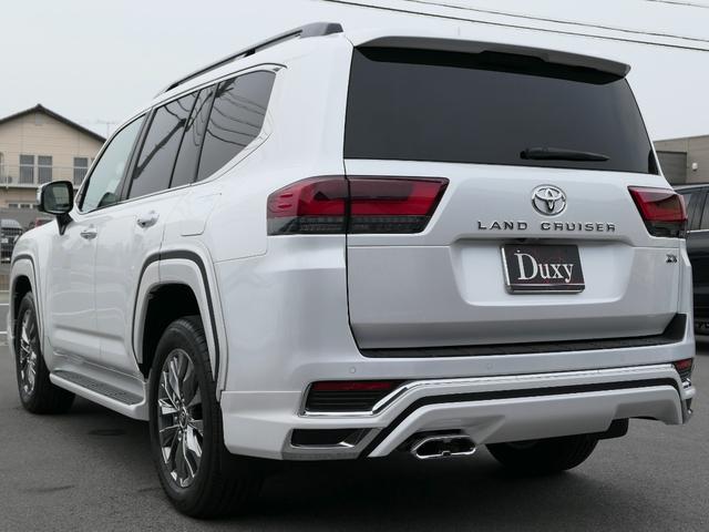 やっくる出品です。 TOYOTA LAND CRUISER ZX | 2025 | PEARL WHITE | 15 km