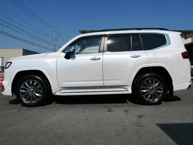 lifewithplants 　LAND CRUISER PRADO Toyota Landcruiser ZX Vs Landcruiser Prado | Detailed