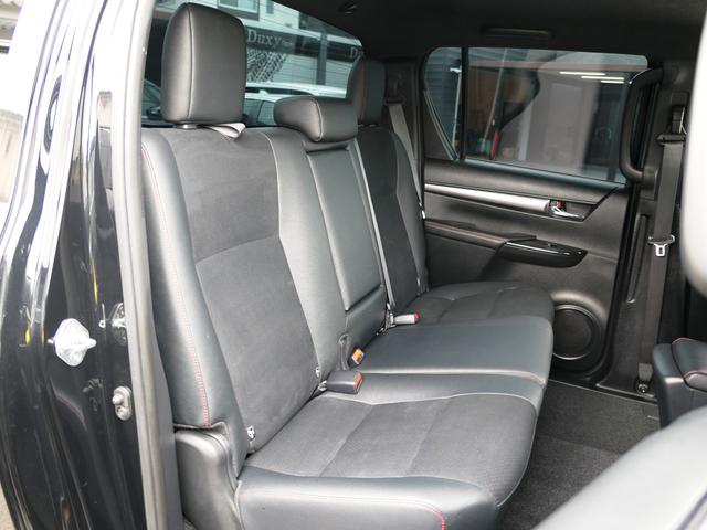 ハイラックス Ｚ　ＧＲスポーツ　パノラミックビューモニター　ＥＴＣ　ブレーキキャリパー（レッド）　専用１８インチアルミホイール　専用グリル　クリアランスソナー　オーバーフェンダー　パワーシート　アルミペダル　ドアハンドルプロテクター（63枚目）