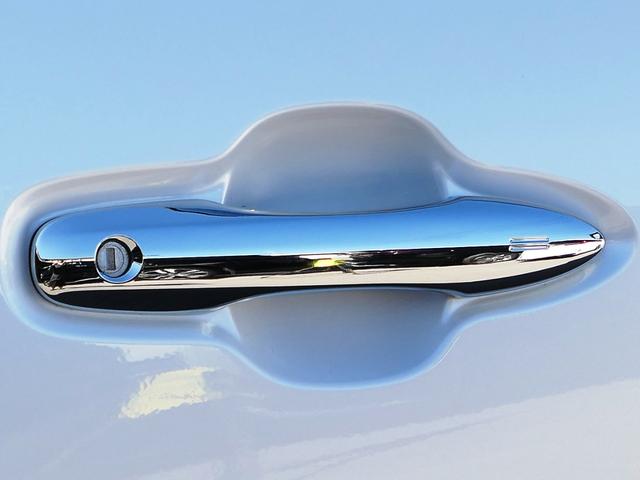 アルファードハイブリッド Z 左右独立ムーンルーフ デジタルインナーミラー スペアタイヤ 前方向ドライブレコーダー 1500W電源 パノラミックビューモニター シートヒーター シートエアコン パワーバックドア ステアリングヒーター(28枚目)