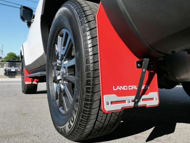 ランドクルーザー２５０ ＶＸ　フロントバンパーガード　オーバーフェンダー　丸目ヘッドランプ　ルーフラック　マッドフラップ　デジタルインナーミラー　パノラミックビューモニター　シートヒーター　シートエアコン　パワーバックドア　ＥＴＣ（17枚目）