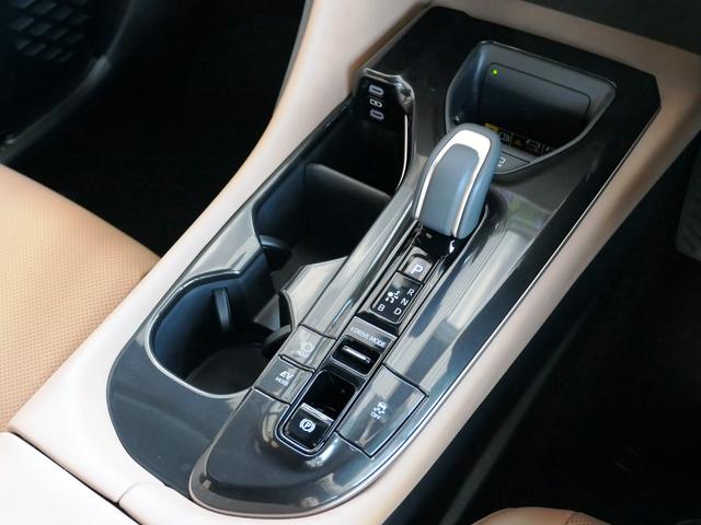 クラウンスポーツ Z 運転席・助手席ドリンクホルダー パノラミックビューモニター ブラインドスポットモニター デジタルミラー ハンズフリーパワーバックドア シートメモリー シートヒーター パワーシート 1500W電源 TV(52枚目)