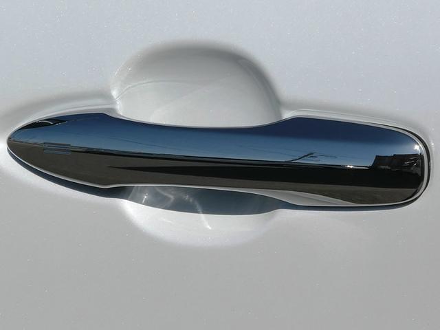 ハリアーハイブリッド Z レザーパッケージ・ナイトシェード 調光パノラマルーフ アクセサリーコンセント 1500W デジタルインナーミラー パノラミックビューモニター 置くだけ充電 ハンズフリーパワーバックドア シートヒーター シートエアコン JBL ETC(10枚目)