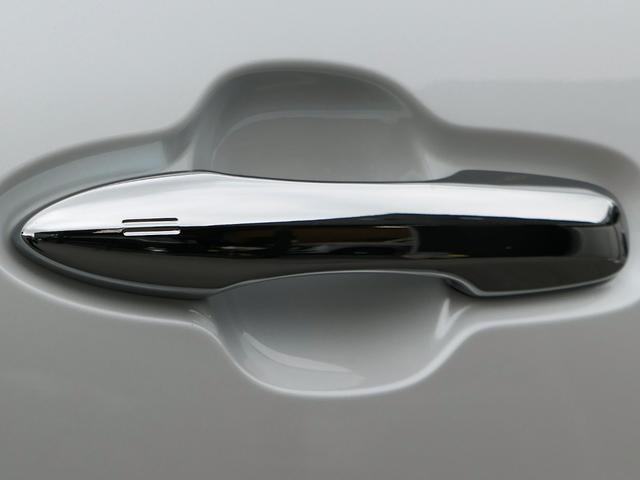 アルファードハイブリッド Z 左右独立ムーンルーフ デジタルインナーミラー 前後ドライブレコーダー サイドバイザー ETC2.0 パノラミックビューモニター ブラインドスポットモニター シートヒーター シートエアコン 置くだけ充電(11枚目)