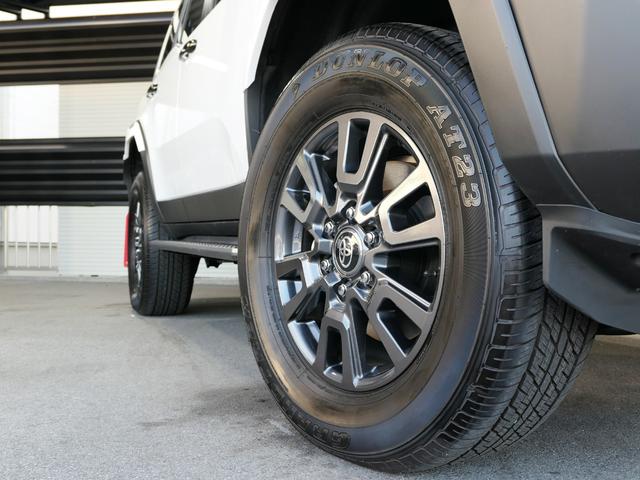 ランドクルーザー２５０ ＶＸ　フロントバンパーガード　オーバーフェンダー　丸目ヘッドランプ　ルーフラック　マッドフラップ　デジタルインナーミラー　パノラミックビューモニター　シートヒーター　シートエアコン　パワーバックドア　ＥＴＣ（5枚目）