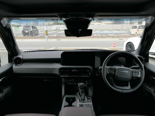 ランドクルーザー２５０ ＶＸファーストエディション　ヒッチメンバー　丸目型ＬＥＤヘッドランプ　　デジタルインナーミラー　ムーンルーフ　パノラミックビューモニター　ＥＴＣ２．０車載器　フルセグＴＶ　シートエアコン　シートヒーター　パワーバックドア　ＢＳＭ（37枚目）