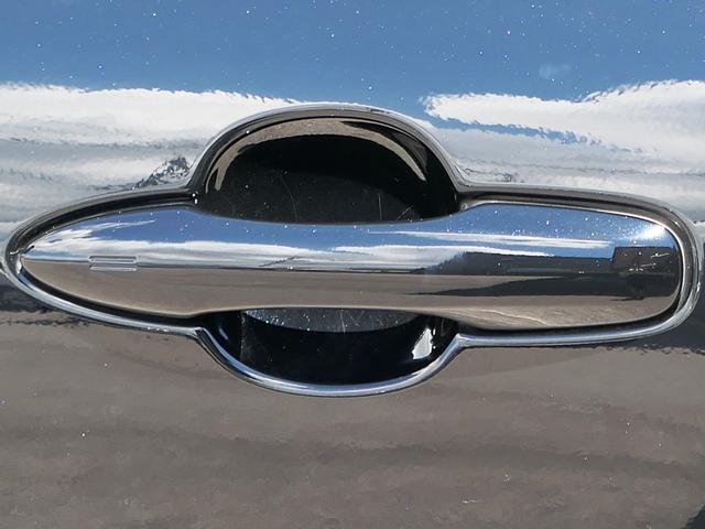 プリウス Z モデリスタエアロ サイドバイザー パノラミックビューモニター ブラインドスポットモニター シートエアコン パワーシート シートメモリー パワーバックドア デジタルミラー ETC2.0 TV HDMI(11枚目)