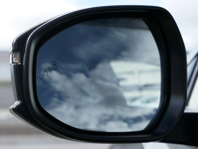 プリウス Ｚ　デジタルインナーミラー　スペアタイヤ　　サイドバイザー　パノラミックビューモニター　パワーシート　パワーバックドア　シートメモリー　ブラインドスポットモニター　ＥＴＣ２．０車載器　フルセグＴＶ　赤内装（12枚目）