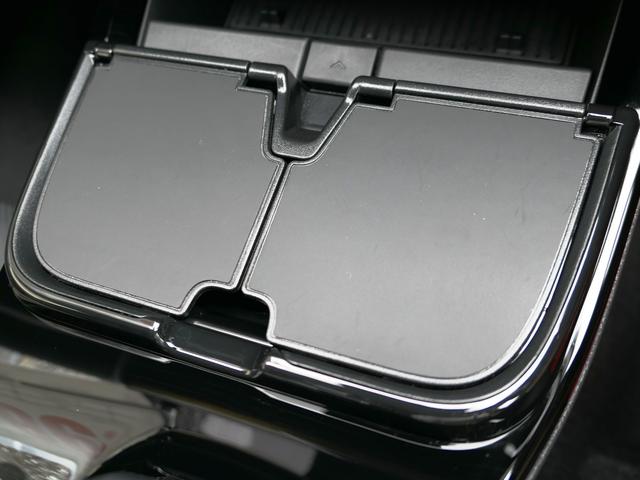 プリウス Ｚ　デジタルインナーミラー　スペアタイヤ　　サイドバイザー　パノラミックビューモニター　パワーシート　パワーバックドア　シートメモリー　ブラインドスポットモニター　ＥＴＣ２．０車載器　フルセグＴＶ　赤内装（56枚目）