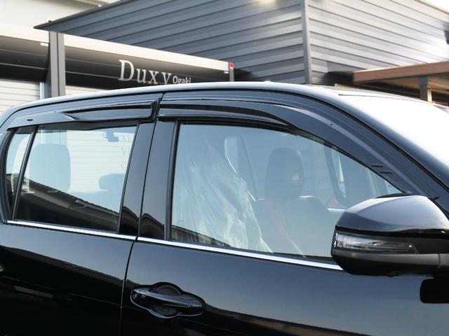 ＥＴＣ２．０車載器　前後ドライブレコーダー　ベッドライナー　パノラミックビューモニター　ナビ　クリアランスソナー　サイドバイザー　ドアハンドルプロテクター　専用グリル　アルミペダル　オーバーフェンダー