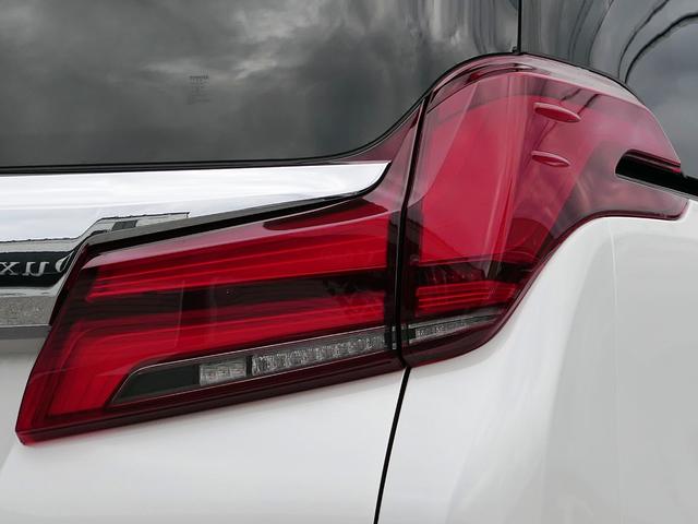 アルファード ２．５Ｓ　Ｃパッケージ　アルパインナビ　アルパイン後席モニター　ツインムーンルーフ　デジタルインナーミラー　モデリスタフルエアロ　サイドバイザー　ブラインドスポットモニター　ＥＴＣ車載器　ＴＶ　バックカメラ　　シートエアコン（24枚目）