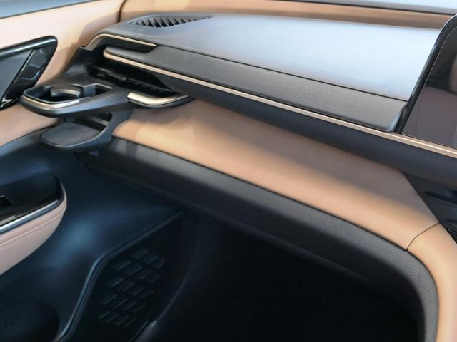 クラウンスポーツ Z 運転席・助手席ドリンクホルダー パノラミックビューモニター ブラインドスポットモニター デジタルミラー ハンズフリーパワーバックドア シートメモリー シートヒーター パワーシート 1500W電源 TV(56枚目)