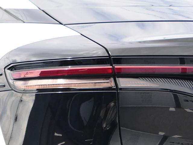 クラウンクロスオーバー Ｇアドバンスド・レザーパッケージ　モデリスタ　パノラミックビューモニター　ブラインドスポットモニター　ＡＣ１００Ｖ１５００Ｗ　ＥＴＣ２．０車載器　パワーシート　シートメモリー　パワーバックドア　シートエアコン　　デジタルインナーミラー（16枚目）