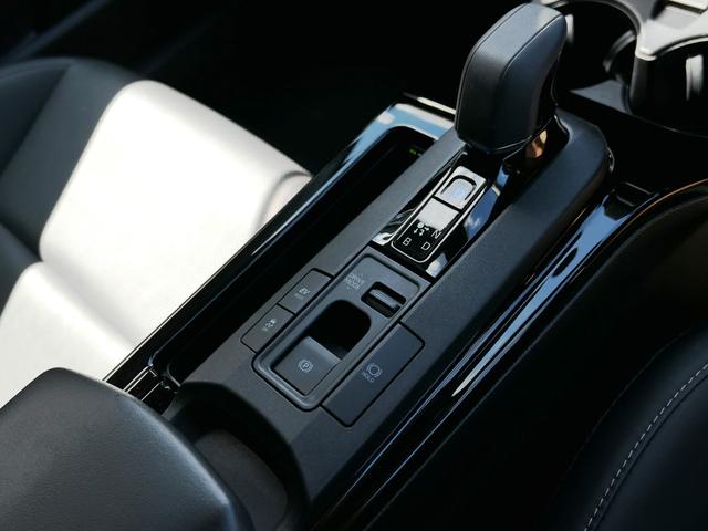 プリウス Z デジタルミラー モデリスタフルエアロ サイドバイザー パノラミックビューモニター ブラインドスポットモニター シートヒーター パワーシート シートメモリー パワーバックドア TV 黒内装 ドラレコ(51枚目)