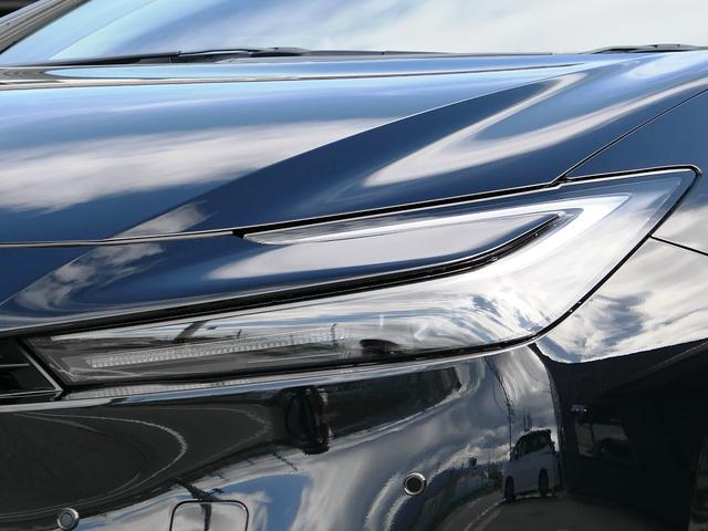 プリウス Z デジタルインナーミラー スペアタイヤ 12.3インチDA サイドバイザー パノラミックビューモニター パワーシート パワーバックドア シートメモリー ブラインドスポットモニター ETC2.0 赤内装(8枚目)