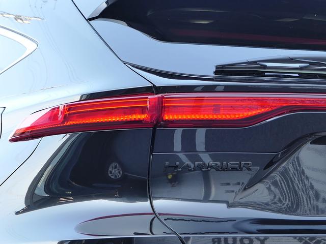 ハリアーハイブリッド Ｚ　レザーパッケージ・ナイトシェード　調光パノラマルーフ　アクセサリーコンセント　１５００Ｗ　デジタルインナーミラー　パノラミックビューモニター　置くだけ充電　ハンズフリーパワーバックドア　シートヒーター　シートエアコン　ＪＢＬ　　ＥＴＣ（17枚目）