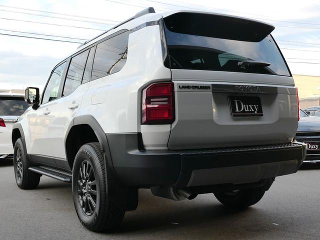 ランドクルーザー２５０ ＶＸ　チルト＆スライド電動ムーンルーフ　デジタルインナーミラー　パノラミックビューモニター　ＥＴＣ２．０　ルーフレール　前後ドライブレコーダー　シートヒーター　シートエアコン　パワーバックドア　パワーシート（17枚目）