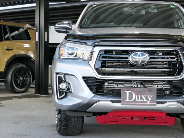 ハイラックス Ｚ　ブラックラリーエディション　ホワイトレタータイヤ　後席ディスプレイ　サイドバイザー　バックカメラ　ＥＴＣ　ＡＬＰＩＮＥ　フローティングナビ　ベッドライナー　トノカバー　バグガード　フルセグＴＶ　ドライブレコーダー　　カスタムカー（4枚目）