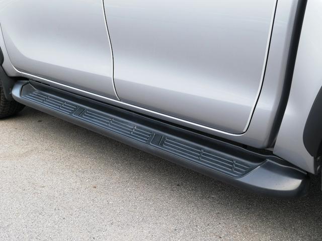 ハイラックス Ｚ　ブラックラリーエディション　ホワイトレタータイヤ　後席ディスプレイ　サイドバイザー　バックカメラ　ＥＴＣ　ＡＬＰＩＮＥ　フローティングナビ　ベッドライナー　トノカバー　バグガード　フルセグＴＶ　ドライブレコーダー　　カスタムカー（13枚目）