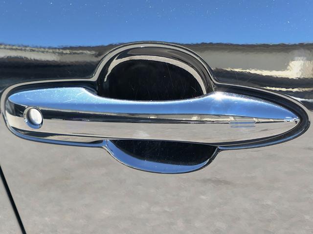 プリウス Ｚ　デジタルミラー　モデリスタフルエアロ　サイドバイザー　パノラミックビューモニター　ブラインドスポットモニター　シートヒーター　パワーシート　シートメモリー　パワーバックドア　ＴＶ　　黒内装　　ドラレコ（23枚目）