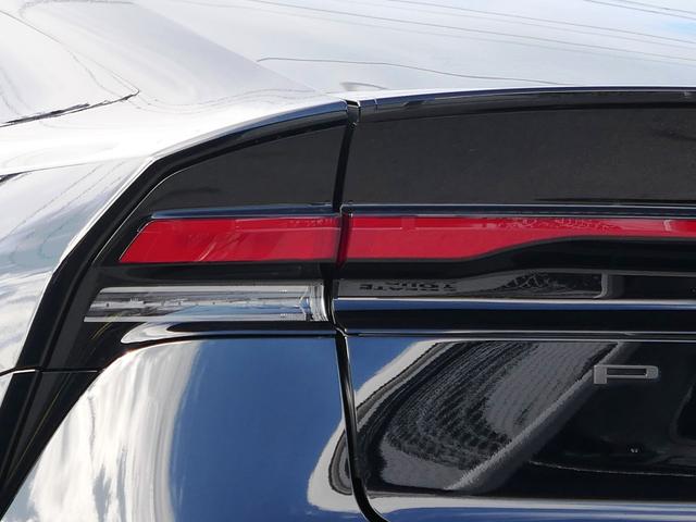 プリウス Ｚ　デジタルインナーミラー　スペアタイヤ　１２．３インチＤＡ　サイドバイザー　パノラミックビューモニター　パワーシート　パワーバックドア　シートメモリー　ブラインドスポットモニター　　ＥＴＣ２．０　赤内装（17枚目）