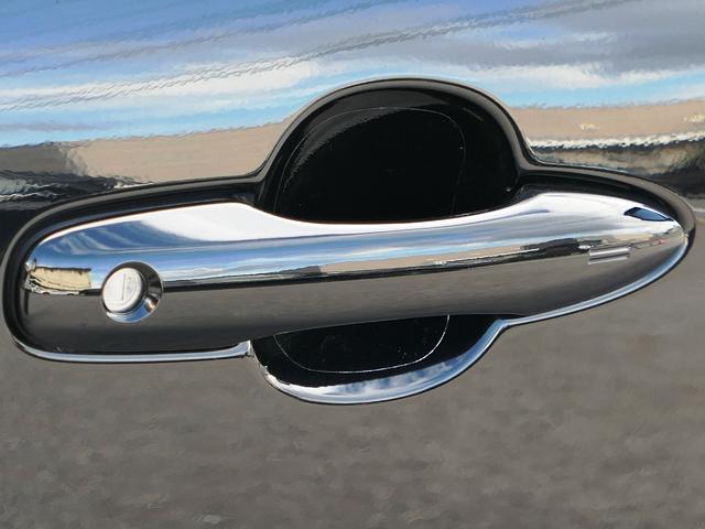 プリウス Ｚ　デジタルインナーミラー　スペアタイヤ　１２．３インチＤＡ　サイドバイザー　パノラミックビューモニター　パワーシート　パワーバックドア　シートメモリー　ブラインドスポットモニター　　ＥＴＣ２．０　赤内装（27枚目）