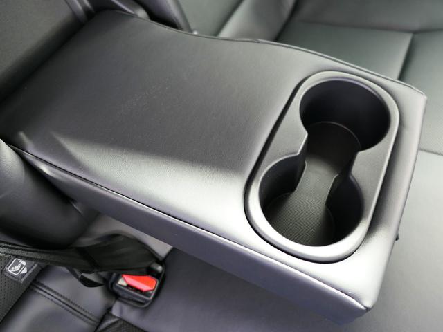 プリウス Ｚ　デジタルインナーミラー　スペアタイヤ　１２．３インチＤＡ　サイドバイザー　パノラミックビューモニター　パワーシート　パワーバックドア　シートメモリー　ブラインドスポットモニター　　ＥＴＣ２．０　赤内装（64枚目）