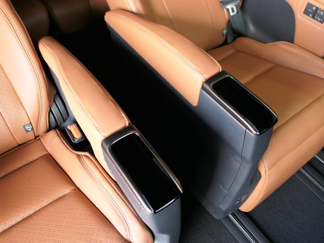 ヴェルファイアハイブリッド Ｚ　プレミア　デジタルミラー　寒冷地仕様　左右独立ムーンルーフ　ユニバーサルステップ　１５００Ｗ電源　パノラミックビューモニター　シートエアコン　シートヒーター　置くだけ充電　ＥＴＣ２．０　パワーバックドア　　ＴＶ（61枚目）