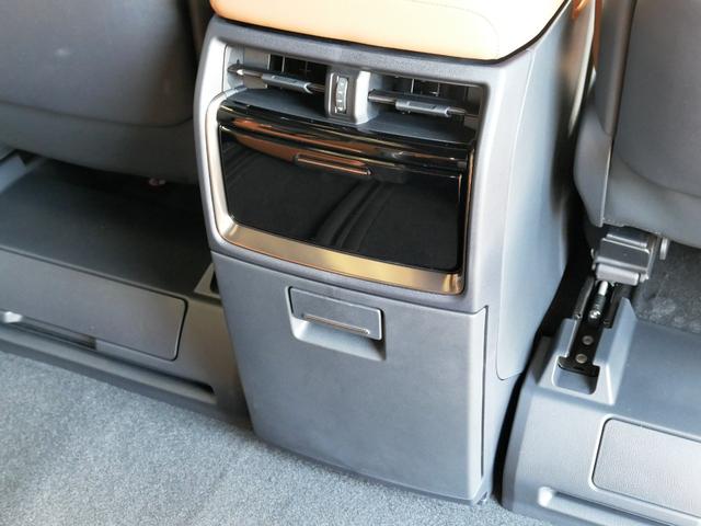 ヴェルファイアハイブリッド Ｚ　プレミア　デジタルミラー　寒冷地仕様　左右独立ムーンルーフ　ユニバーサルステップ　１５００Ｗ電源　パノラミックビューモニター　シートエアコン　シートヒーター　置くだけ充電　ＥＴＣ２．０　パワーバックドア　　ＴＶ（63枚目）