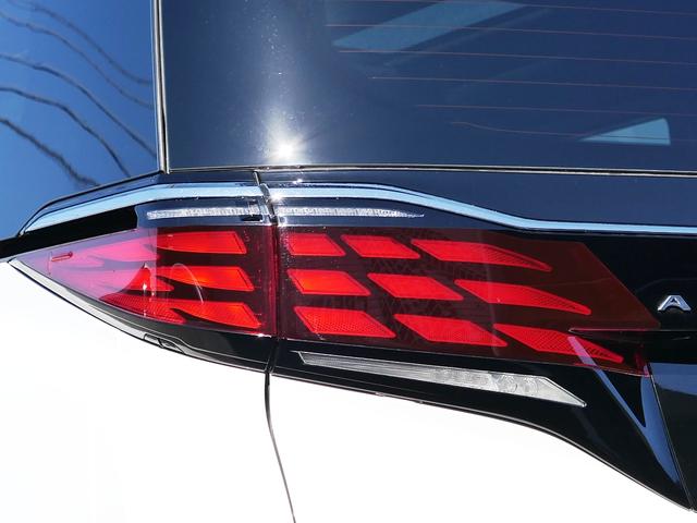 アルファードハイブリッド Ｚ　ルーフ　ＤＭ　スペアタイヤ　前方向ドライブレコーダー　１５００Ｗ電源　パノラミックビューモニター　シートヒーター　シートエアコン　パワーバックドア　両側パワースライドドア　ステアリングヒーター　ＥＴＣ（18枚目）