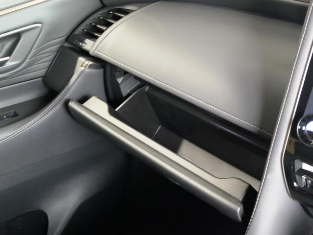 アルファードハイブリッド Ｚ　ルーフ　ＤＭ　スペアタイヤ　前方向ドライブレコーダー　１５００Ｗ電源　パノラミックビューモニター　シートヒーター　シートエアコン　パワーバックドア　両側パワースライドドア　ステアリングヒーター　ＥＴＣ（53枚目）