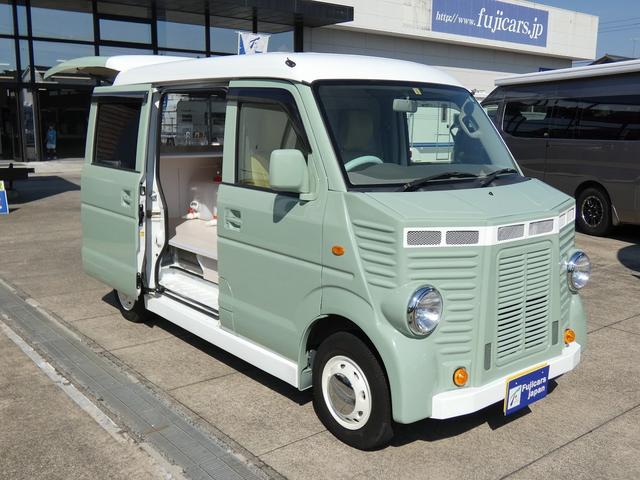 エブリイ 　移動販売車　キッチンカー　ケータリングカー　フードトラック　自社新規架装モデル　２槽シンク　フォーセット　フローリングフロア　後席仕切り版　耐水耐油シート　給排水タンク　Ｌ字カウンター　販売カウンター（19枚目）