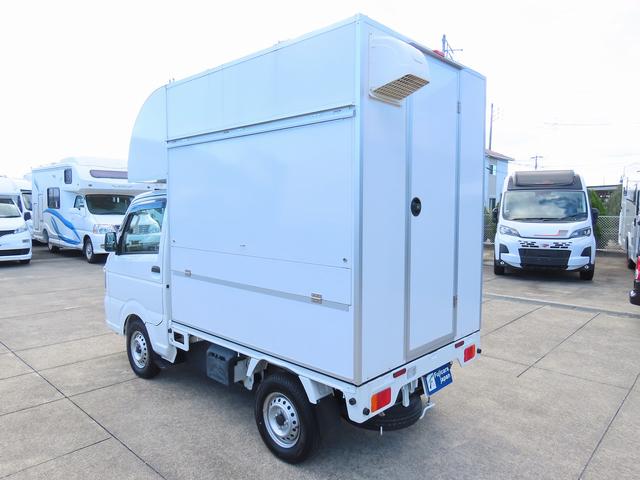 キャリイトラック キッチンカー 移動販売車 8ナンバー 200L給排水タンク 3槽シンク 100V冷蔵庫 換気扇 外部電源 ミラー型ドラレコ ACコンセント 集中ドアロック 2025年タイヤ キーレス オートライト(8枚目)