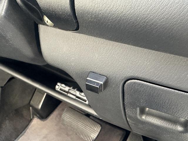 ビュート コンバーチブル　クーペコンバーチブル　電動Ｏ・Ｐ　社外新品幌　黒内装　木目調インパネ　社外新品ウッドステアリング　レザー調Ｓ　社外新品ＳＤナビ＋フルセグＴＶ　バックカメラ　ＥＴＣ　社外新品キーレス　取説　保証書（36枚目）