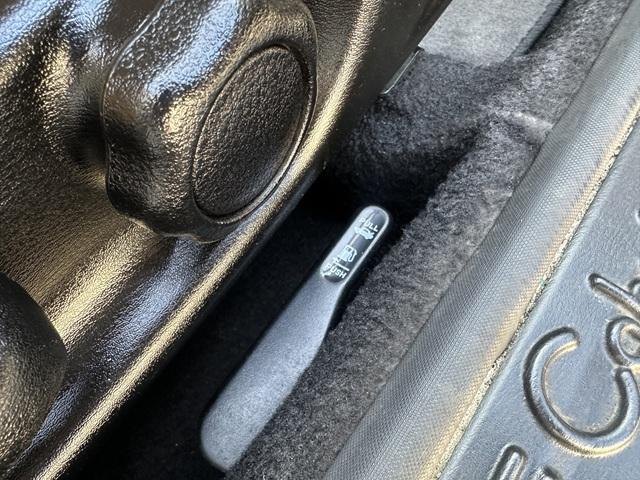 ビュート コンバーチブル　クーペコンバーチブル　電動Ｏ・Ｐ　社外新品幌　黒内装　木目調インパネ　社外新品ウッドステアリング　レザー調Ｓ　社外新品ＳＤナビ＋フルセグＴＶ　バックカメラ　ＥＴＣ　社外新品キーレス　取説　保証書（49枚目）