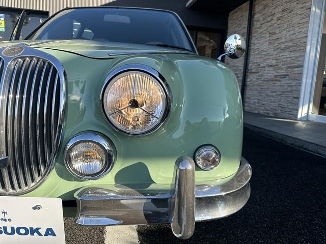 �Z���^�[�Ƀ~�c�I�J�G���u�������{���ꂽ�X���[�|�C���g�w�b�h���C�g�ł��B