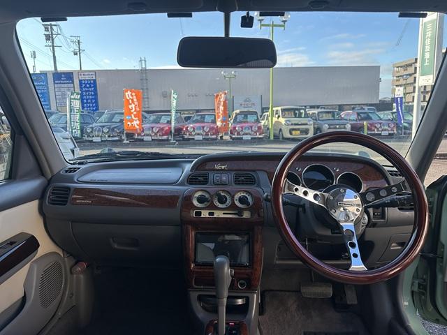 �ؖڒ��C���p�l�ł��B�������ȃE�b�h�d�l�ł���