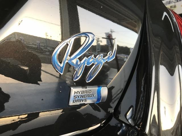 リューギ ハイブリッドＥＸ　新車未登録車　Ｐサポートブレーキ　本革シート　フロアマット　メモリーナビ　Ｂカメラ　ＥＴＣ　オーディオレス（カバーレス４スピーカー）社外メッキサイドモール　社外ドアミラーカバー（9枚目）