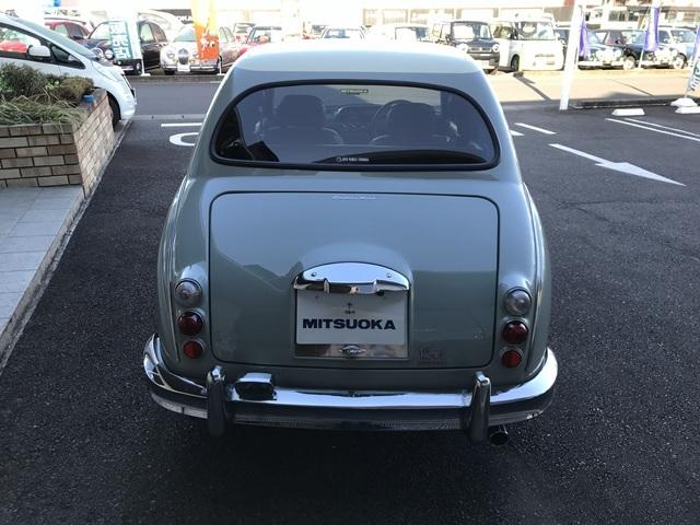 ���A�r���[�ł��B�o�b�N�J�����@�\�𓋍ڂ��Ă��܂��B���j�^�[�m�F���Ȃ��烁�b�L�o���p�[�̏Փ˂�ڐG����������܂��傤�B