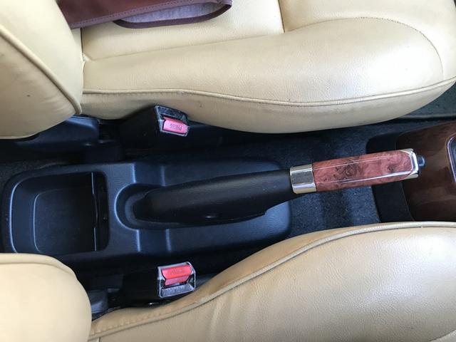 �T�C�h�u���[�L�ł��B�����n�̃J�b�v���P����قǂ̎��[�X�y�[�X�t���ł��B