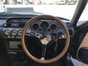 新品の社外ウッドステアリングを装備しました。クラシカルでスタイリッシュなデザインです。