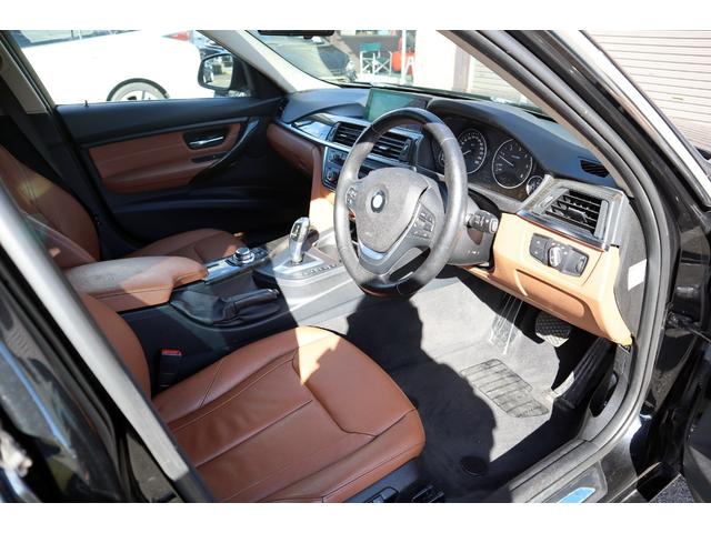 3シリーズ 320dツーリング ラグジュアリー 純正ナビ Bluetooth ETC フロント・バックカメラ クルーズコントロール パワーシート パワーバックドア ブラウンレザーシート シートヒーター スマートキー 純正アルミ(17枚目)