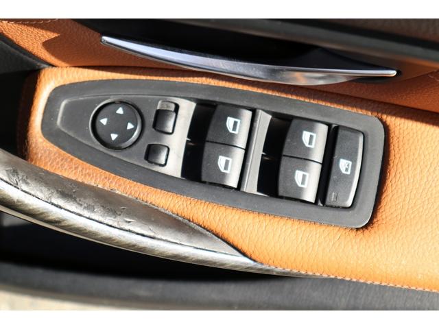 3シリーズ 320dツーリング ラグジュアリー 純正ナビ Bluetooth ETC フロント・バックカメラ クルーズコントロール パワーシート パワーバックドア ブラウンレザーシート シートヒーター スマートキー 純正アルミ(20枚目)